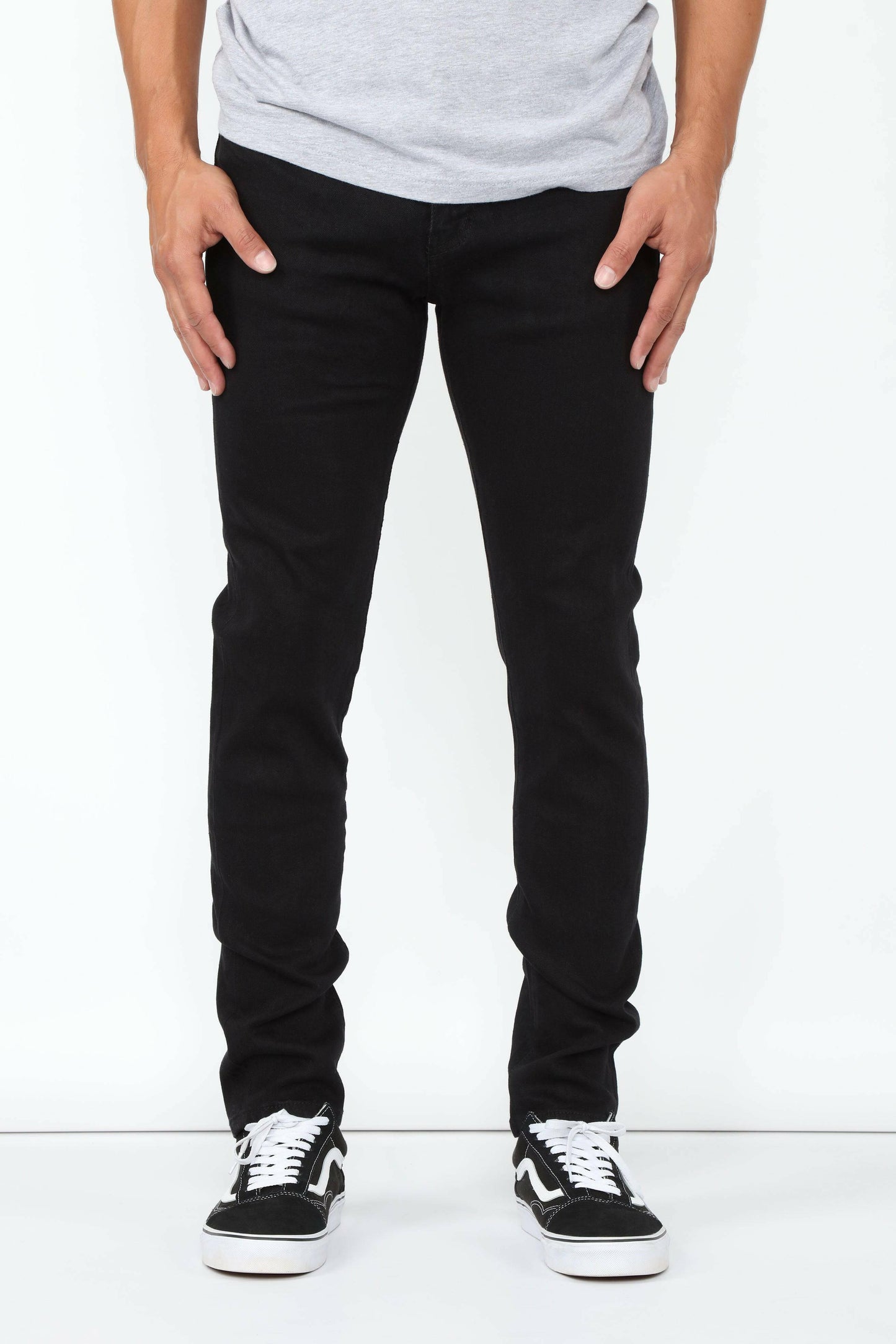 Cornell Slim Jeans - Black - OraLBoutiq