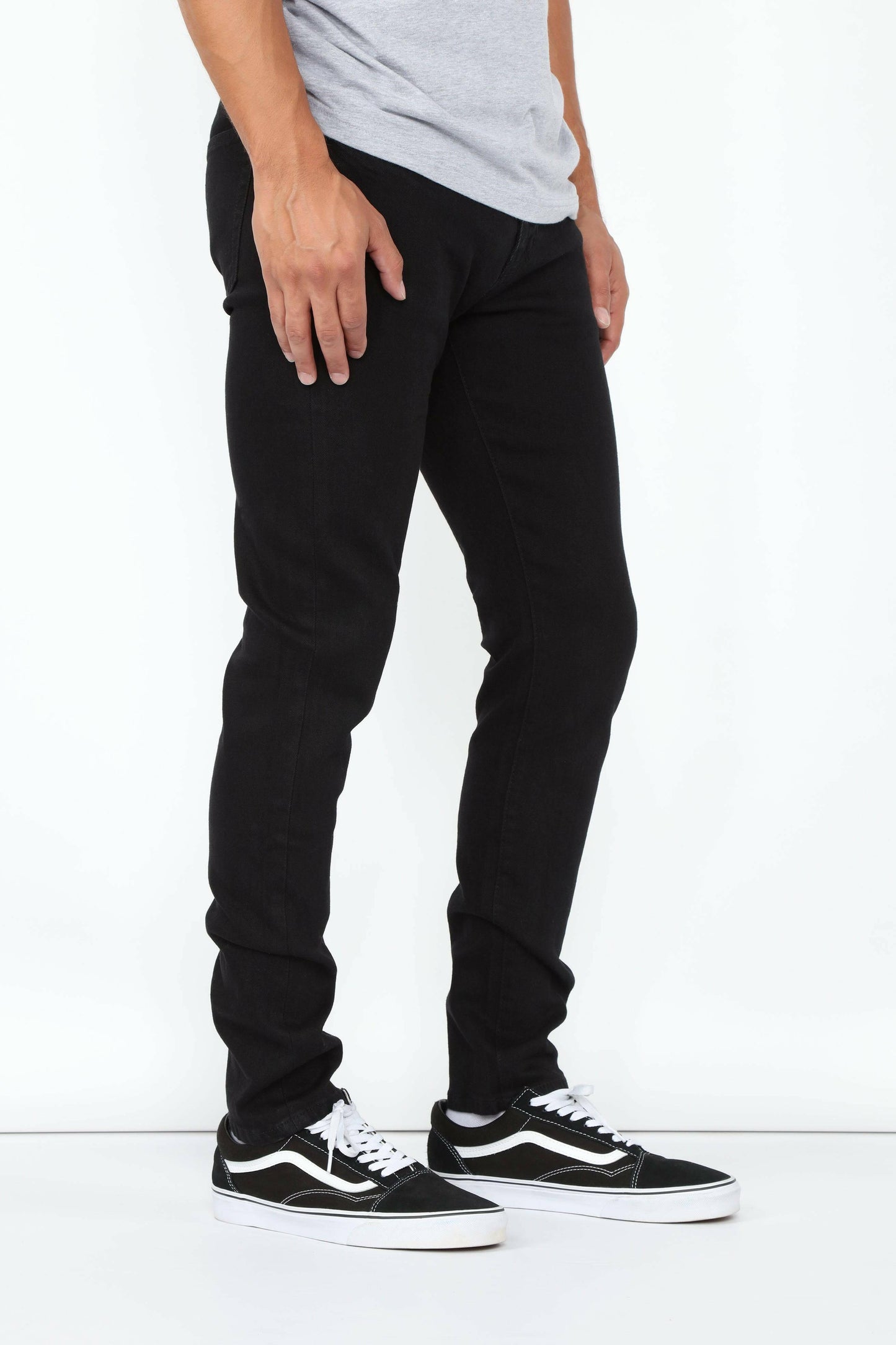 Cornell Slim Jeans - Black - OraLBoutiq